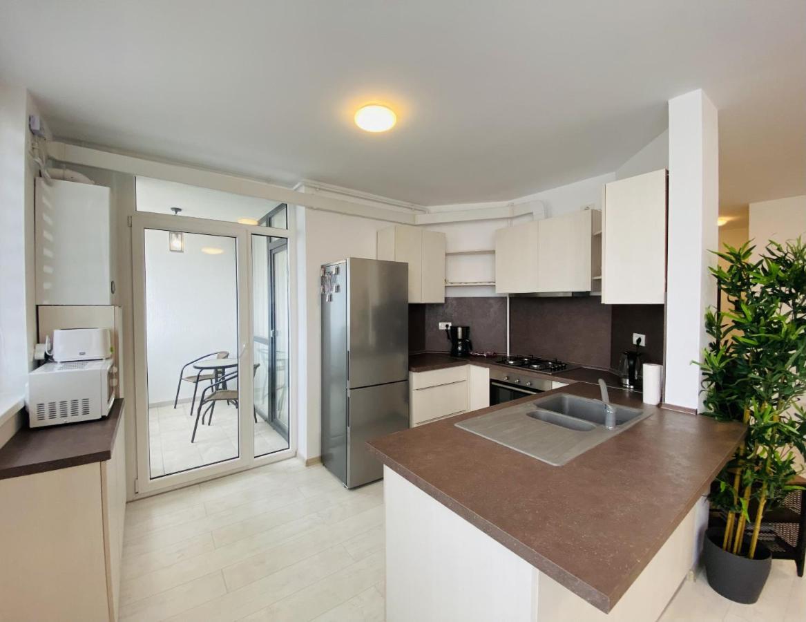 Apartament Charming Flat In Brasov With Balcony Panoramic View Zewnętrze zdjęcie