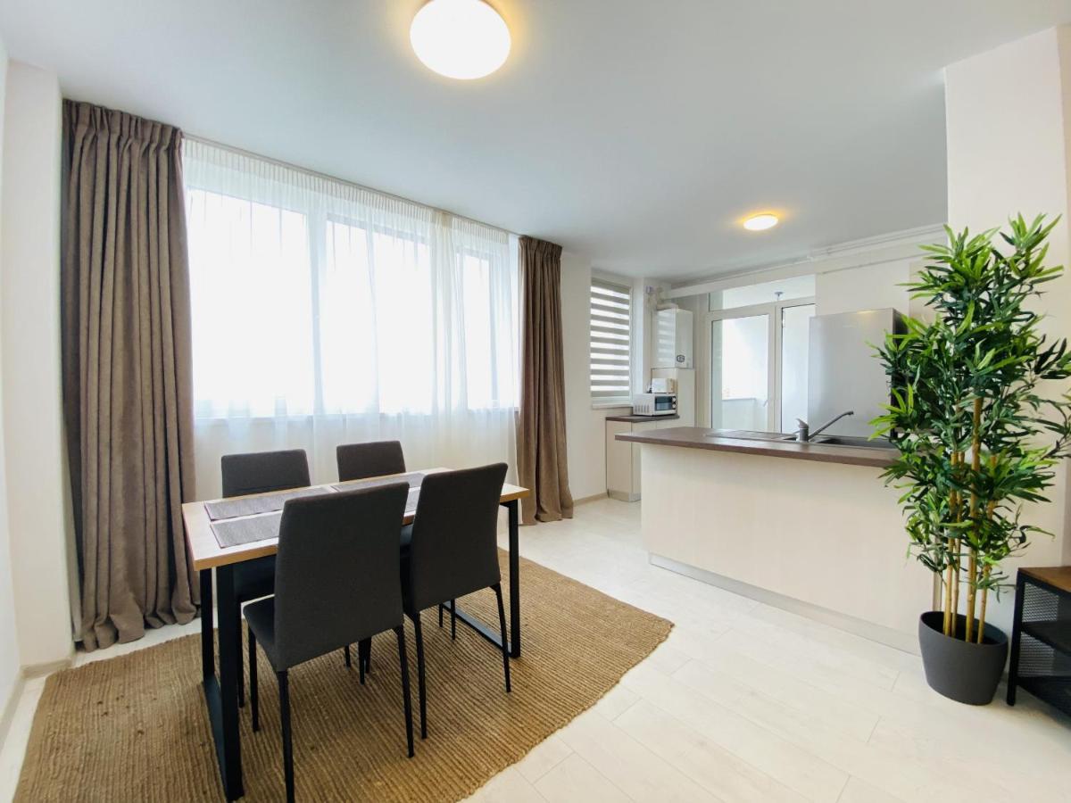 Apartament Charming Flat In Brasov With Balcony Panoramic View Zewnętrze zdjęcie